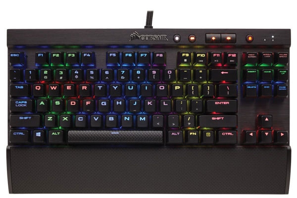 1,680万色で発色するLEDバックライトを採用