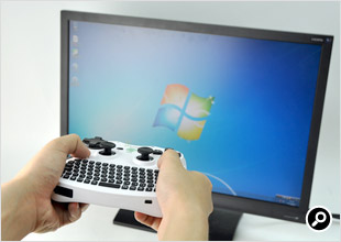 マウス操作は、Air Keyboard Conqueror AK08 Whiteを直接動かして行う