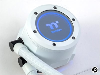 ポンプヘッドは、電源を入れるとロゴがアドレサブルRGB LEDで光る