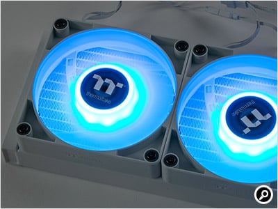 ファンにもアドレサブルRGB LEDを搭載しており、好きな色やパターンで光らせられる
