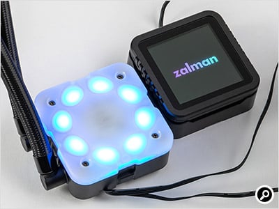ポンプヘッドは半透明のカバーに覆われており、内側にアドレサブルRGB LEDを内蔵している