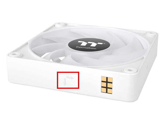 ファンの側面には、風向を示す矢印が刻印されていることが多い