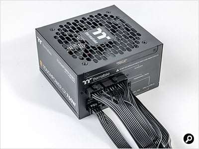 電源ユニットにケーブルを接続する