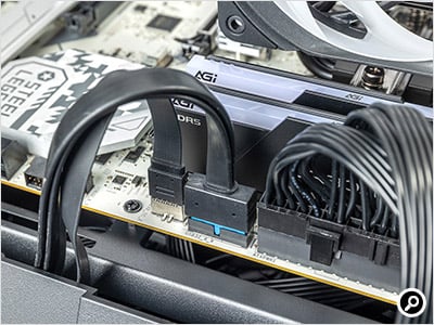 PCケースのUSB 3.x端子のケーブルをつなぐ