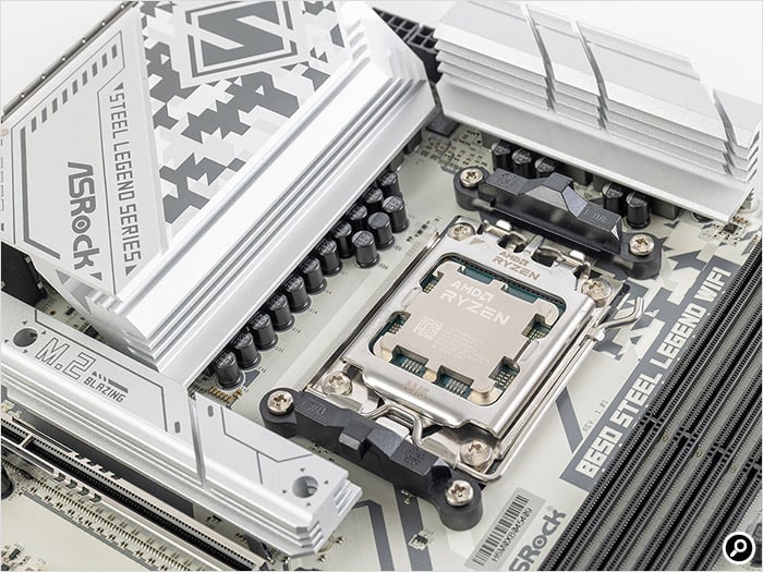 CPUソケットの周りにはヒートシンクがあることが多い