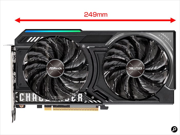 写真のグラフィックボードの長さは206mm