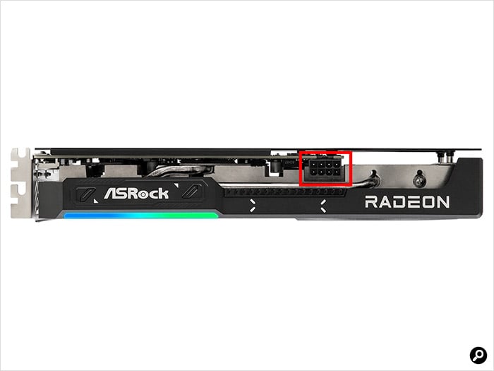 補助電源端子はボードの側面に付いているのが基本