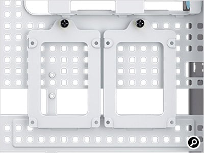 2.5インチドライブはマザーボード裏に配置されることが多い