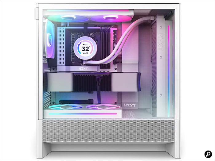 ケースファンの取り付け穴は水冷用ラジエーターの取り付け穴としても使われる