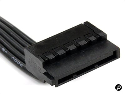 SATA（Serial ATA）電源端子