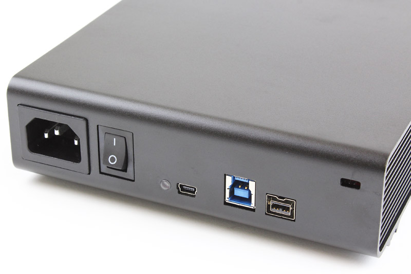 USB 3.0/FireWire 800装備、認証式のセキュリティHDD「Rocstor