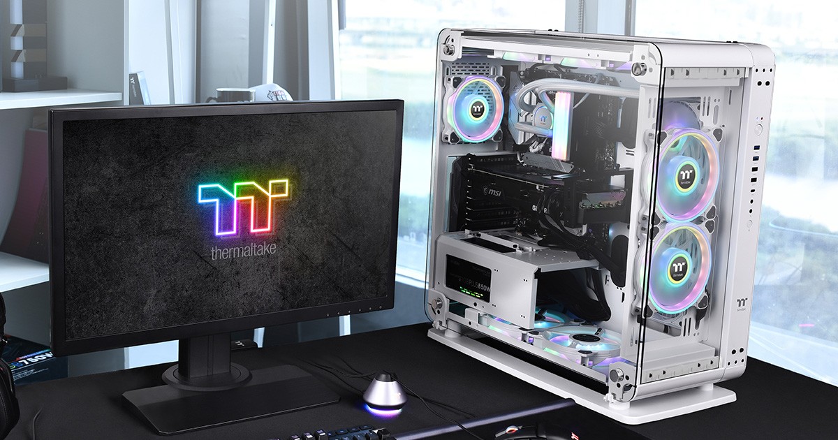 パネルの構成によりオープンフレーム型にカスタマイズ可能なミドル