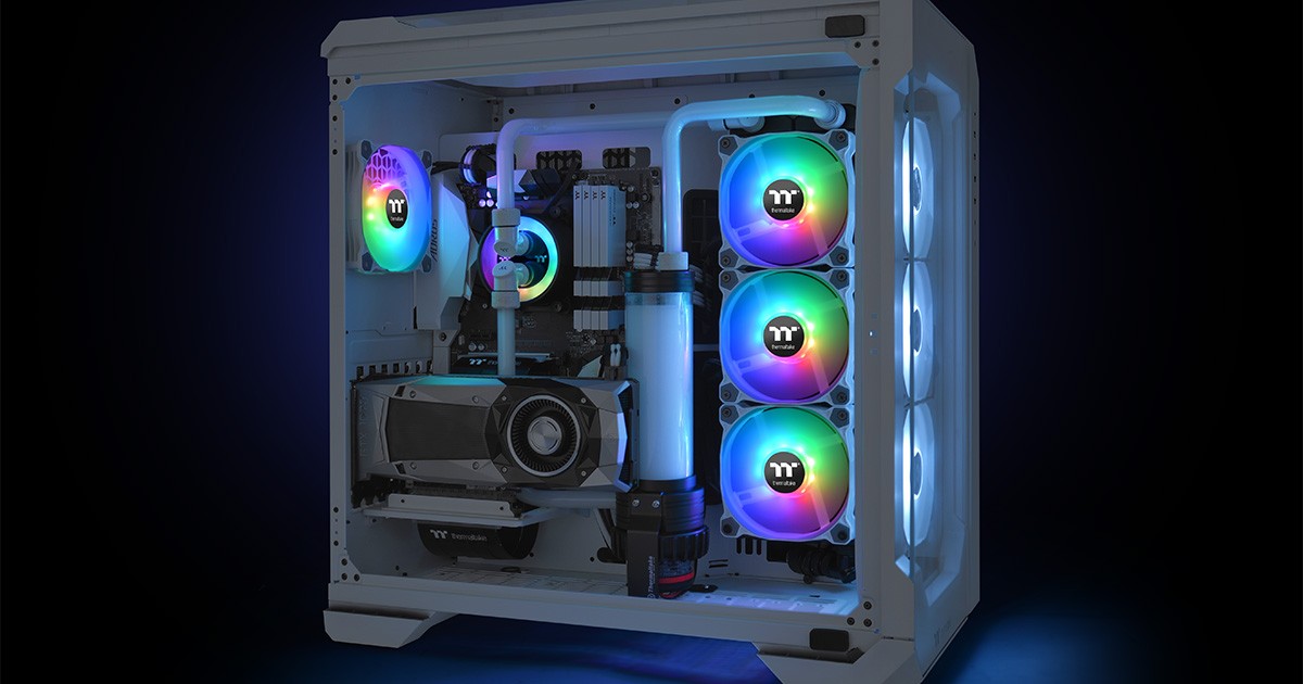 マザーボードのイルミネーションと同期可能なアドレサブルRGB LEDを