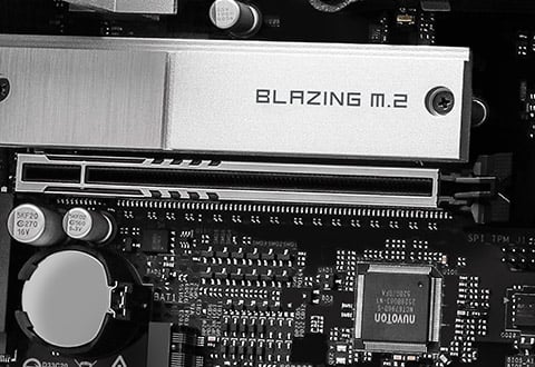 PCI Express 5.0 x16スロットを装備