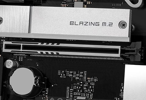 PCI Express 5.0 x16スロットを装備