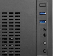 USB 3.0×2、ヘッドホン×1、マイク×1を左側面に搭載