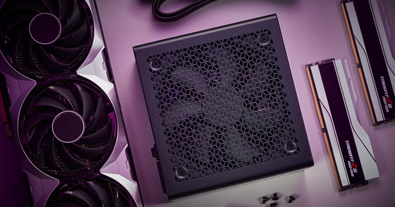 奥行き140mmのコンパクトデザイン