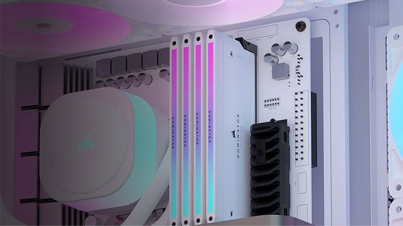 背面コネクタ設計のマザーボードに対応