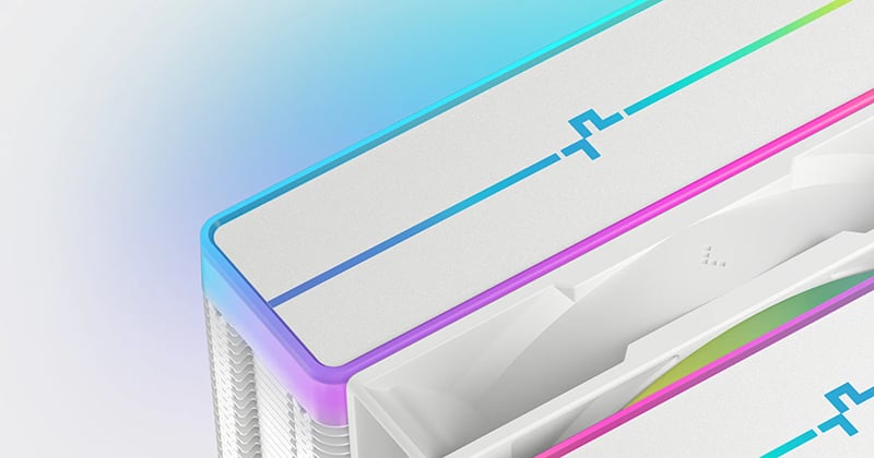 トップカバーにアドレサブルRGB LEDを搭載