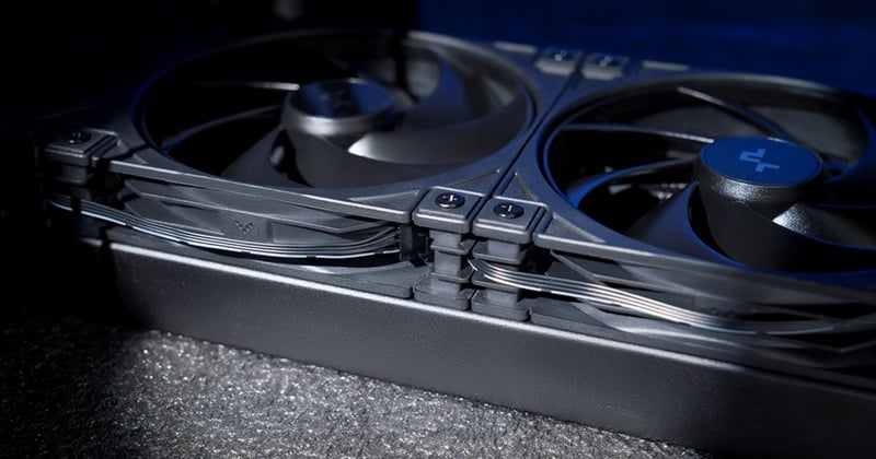 デイジーチェーン接続に対応