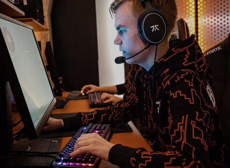 プロチームが手掛ける「Fnatic Gear」