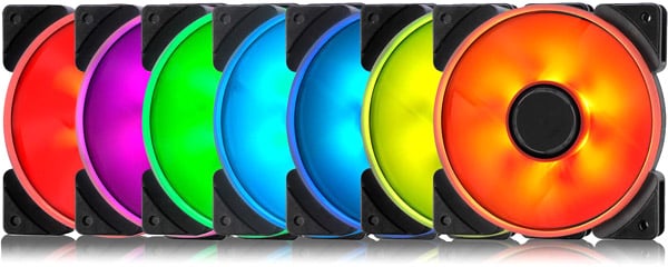 鮮やかなライティングを実現するアドレサブルRGB LEDを搭載