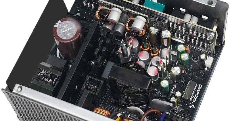 信頼性の高い日本メーカー製コンデンサ採用