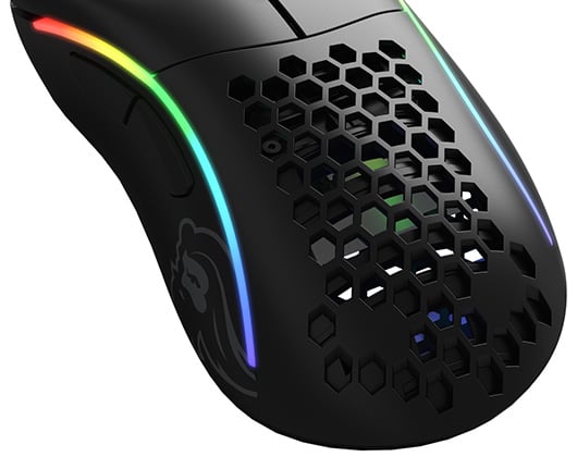 穴あき構造で本体重量61gを実現