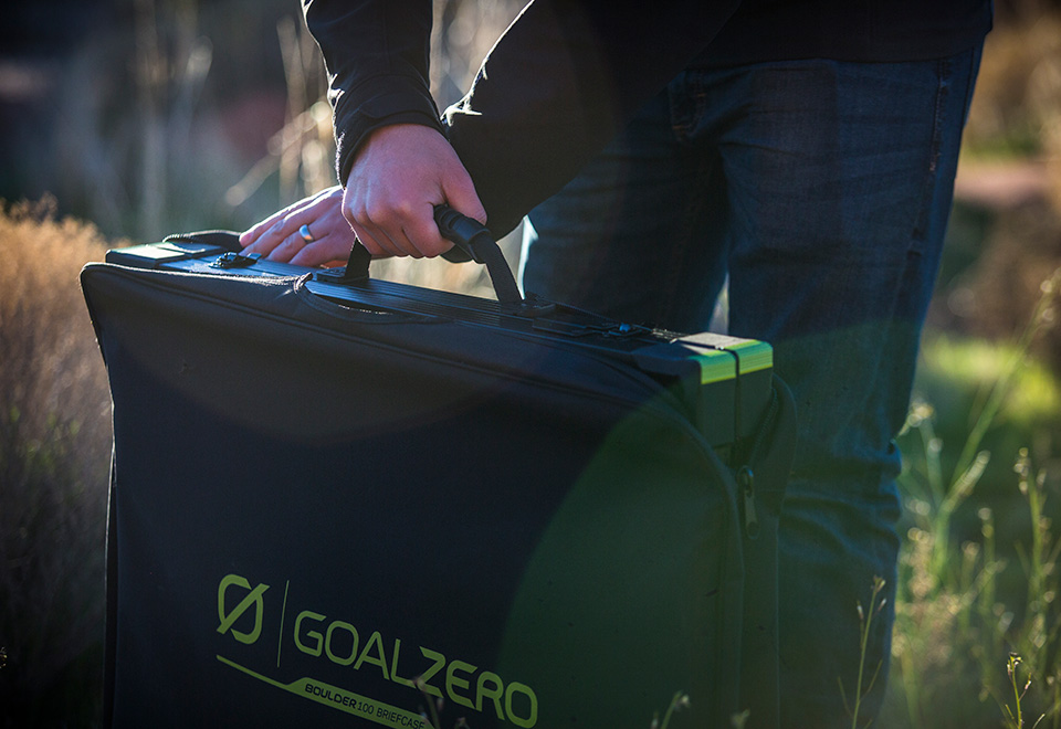 Boulder 100 Briefcase | Goal Zero ソーラーパネル | 株式会社アスク