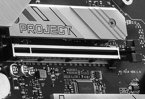 PCI Express 5.0 x16スロットを装備