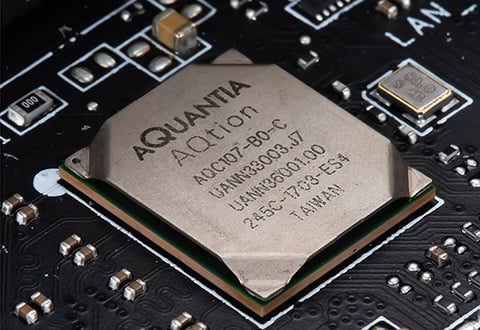 Aquantia 10ギガビットLANとIntel LANを装備