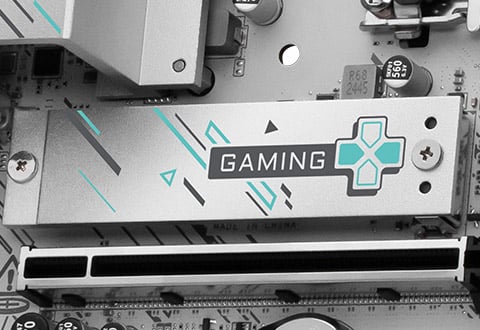 Lightning M.2スロットを装備