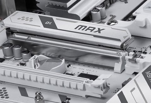 PCI Express 5.0 x16スロットを装備