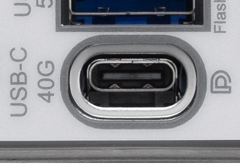 USB4ポートを搭載