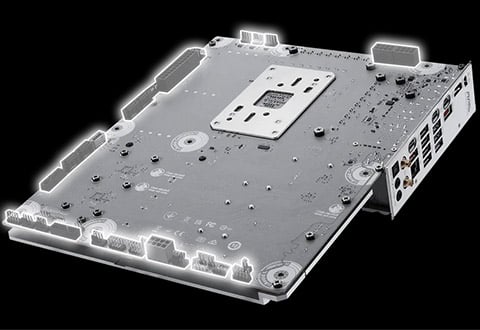 背面コネクタ設計を採用