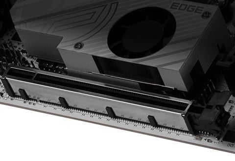 PCI Express 5.0 x16スロットを装備