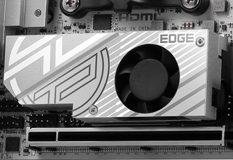 Lightning Gen 5 M.2スロットを装備