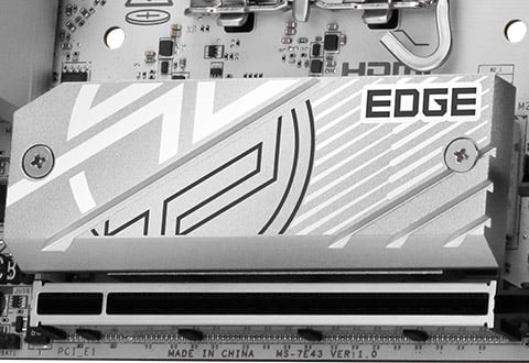 Lightning Gen 5 M.2スロットを装備