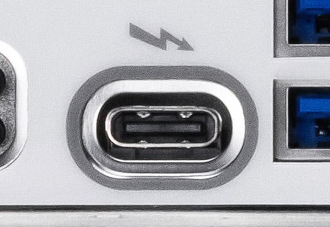 Thunderbolt 4ポートを搭載