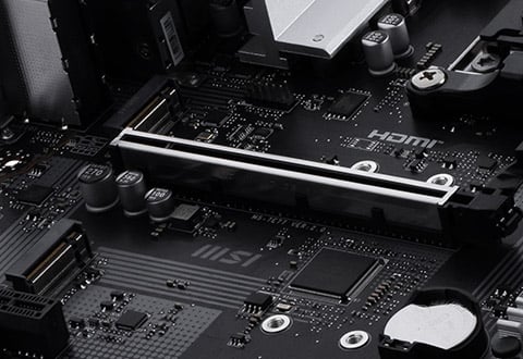 Lightning M.2スロットを装備