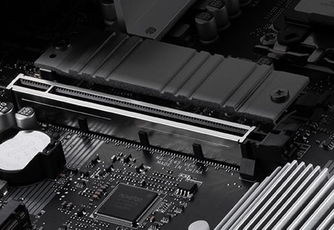 PCI Express 5.0 x16スロットを装備