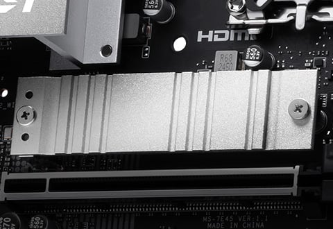 Lightning Gen 5 M.2スロットを装備