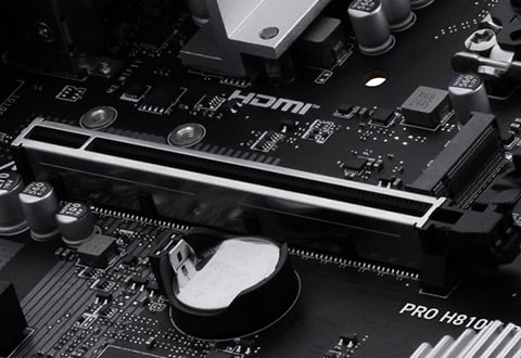 PCI Express 5.0 x16スロットを装備