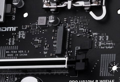 Lightning M.2スロットを装備