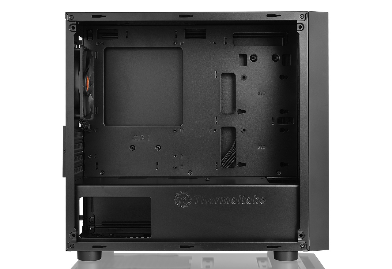 PCケース:Thermaltake VersaH17