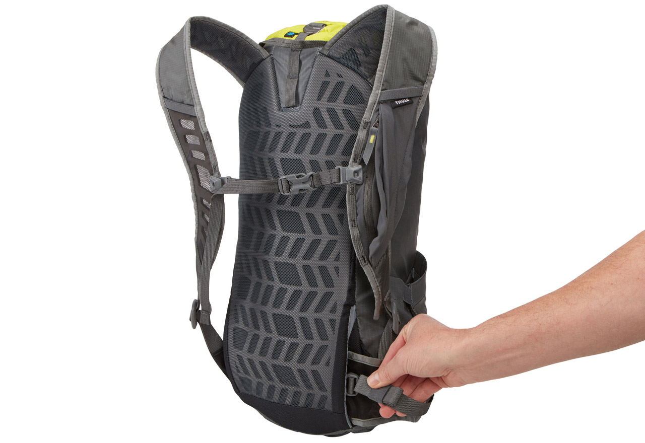 Thule Stir 20L Hiking Pack | Thule テクニカルバックパック ...