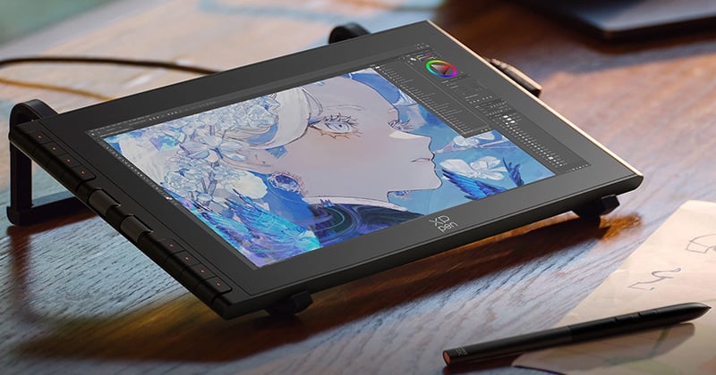 コンパクトな11.9型の液晶タブレット