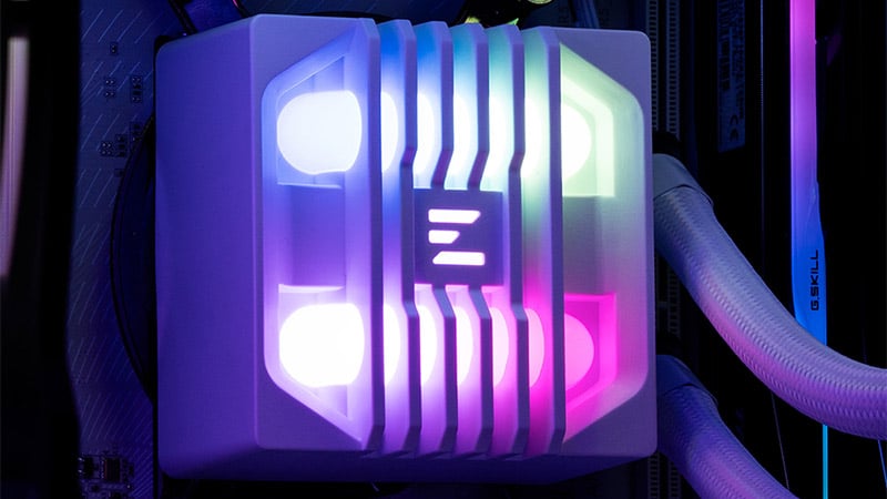 ポンプカバーにアドレサブルRGB LEDを搭載